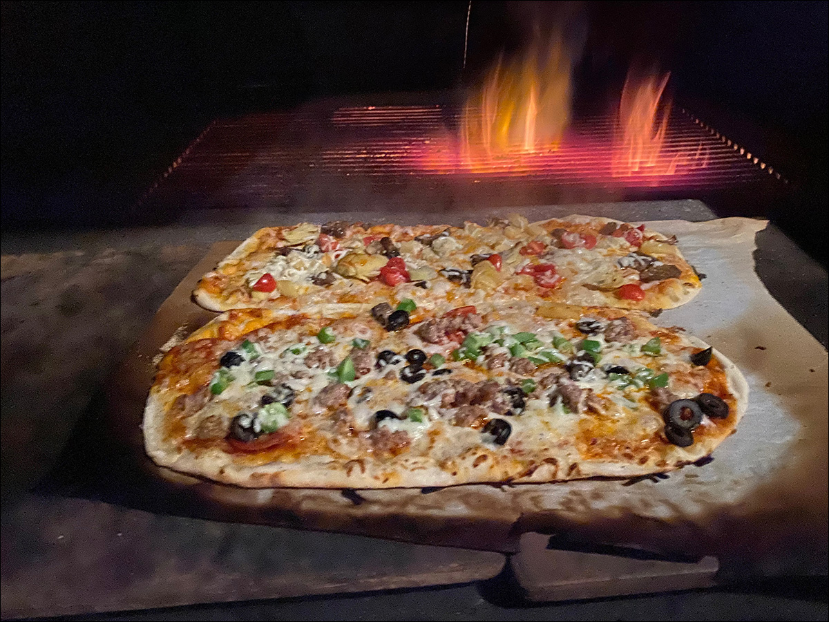 Pizza on the Andrew Parent Peacemaker Grill Flat Top 4x4